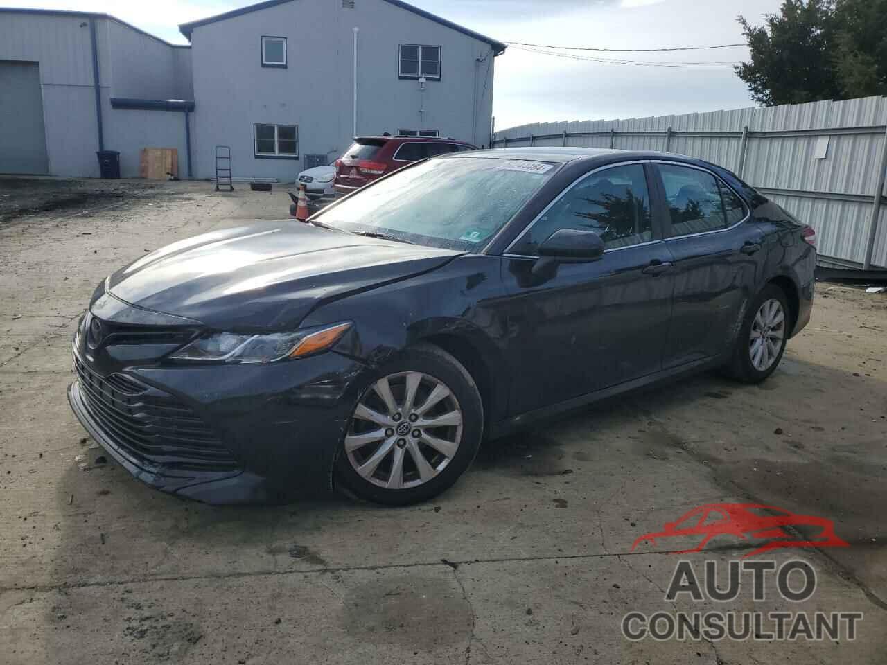 TOYOTA CAMRY 2018 - 4T1B11HK7JU521837