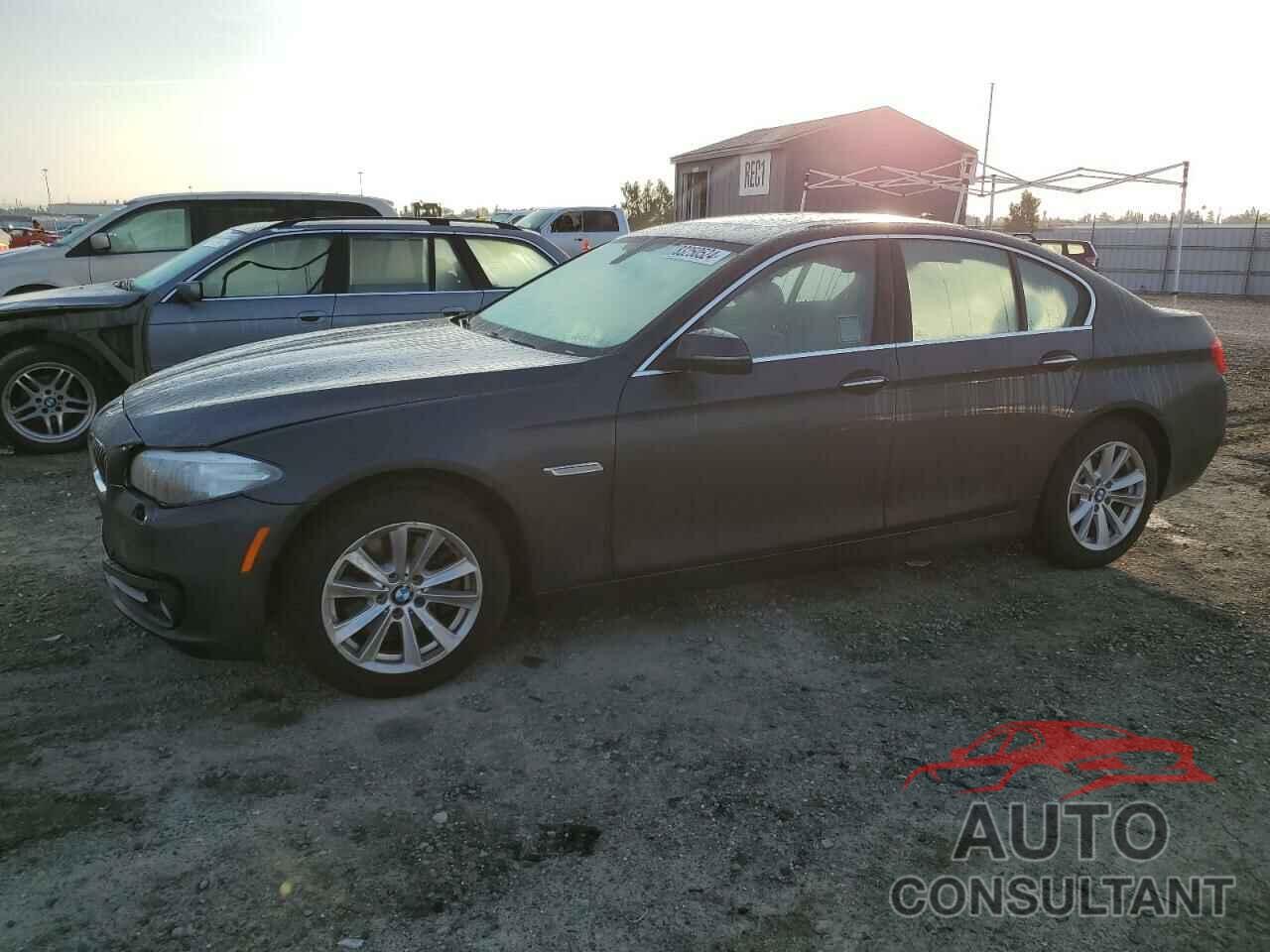 BMW 5 SERIES 2015 - WBA5A5C56FD518605