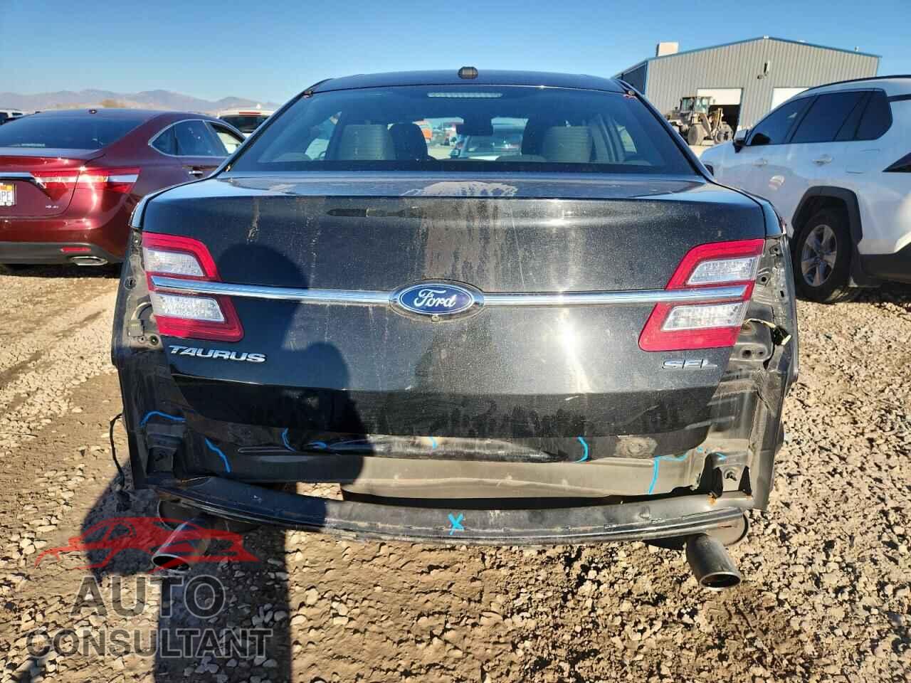 FORD TAURUS 2015 - 1FAHP2E83FG187183
