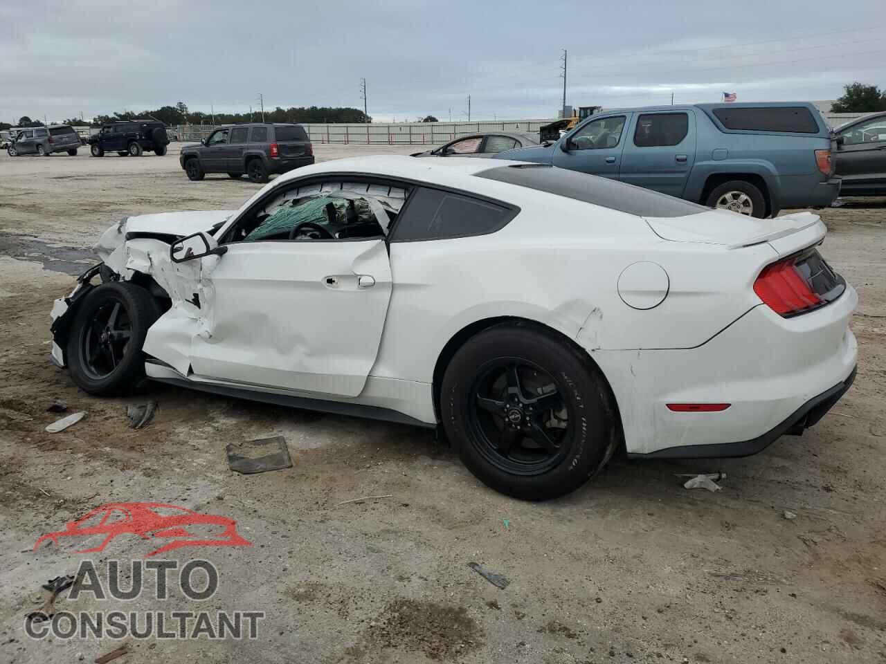 FORD MUSTANG 2018 - 1FA6P8CF3J5122995