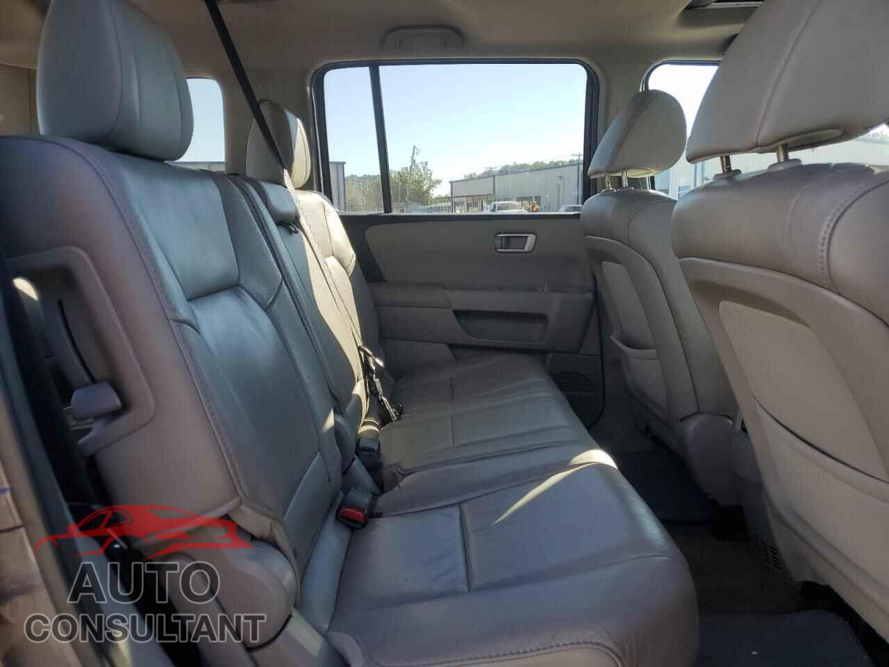 HONDA PILOT 2014 - 5FNYF3H57EB008821