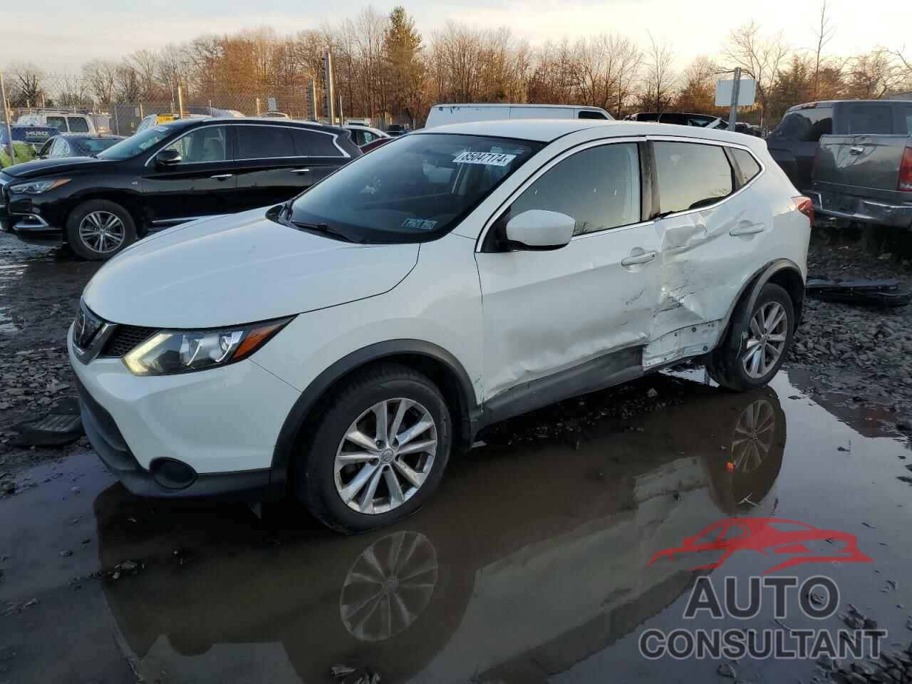 NISSAN ROGUE 2018 - JN1BJ1CR7JW266848