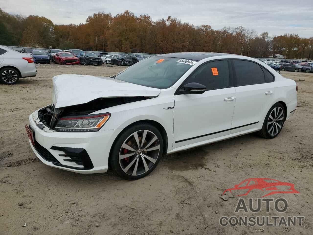 VOLKSWAGEN PASSAT 2018 - 1VWJM7A31JC028798