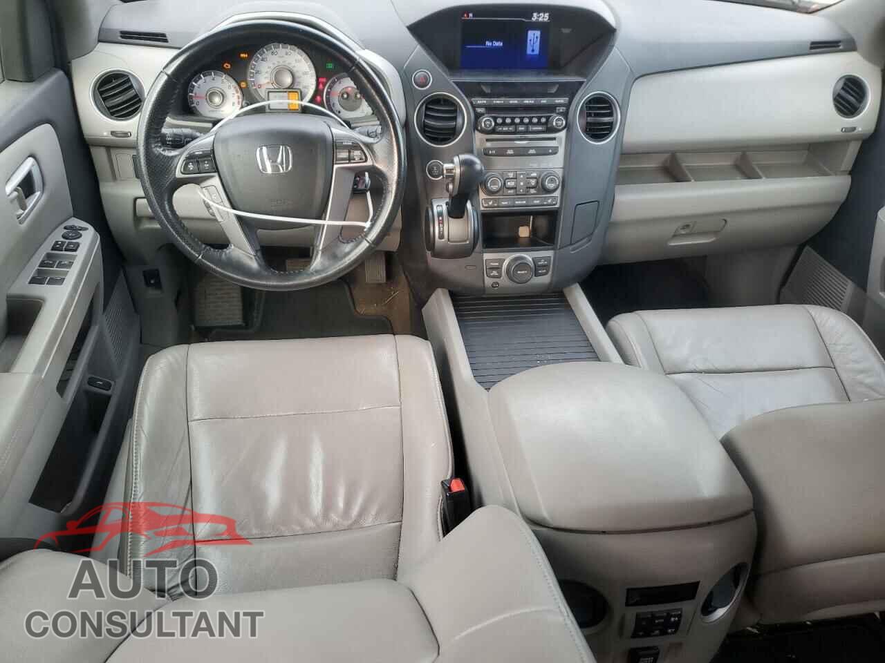 HONDA PILOT 2013 - 5FNYF4H65DB060557