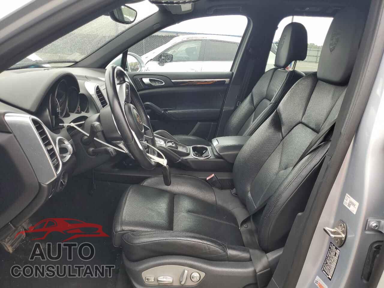 PORSCHE CAYENNE 2016 - WP1AA2A28GKA37906