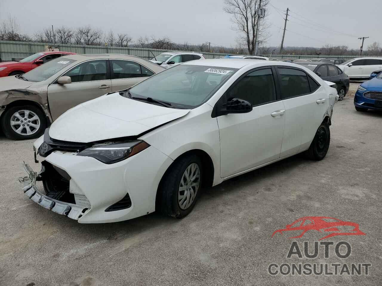 TOYOTA COROLLA 2018 - 5YFBURHE8JP784484