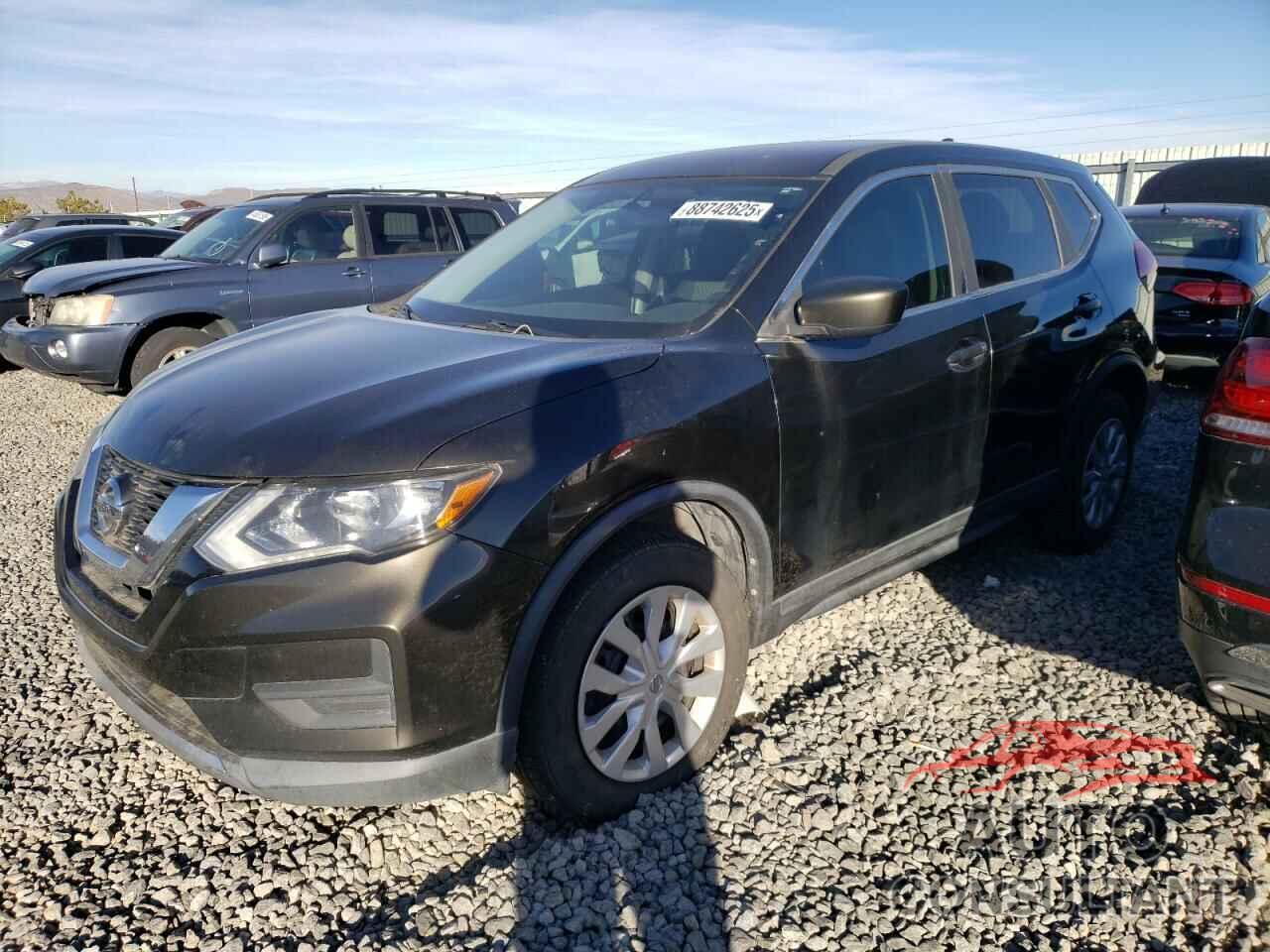 NISSAN ROGUE 2017 - KNMAT2MV1HP505271