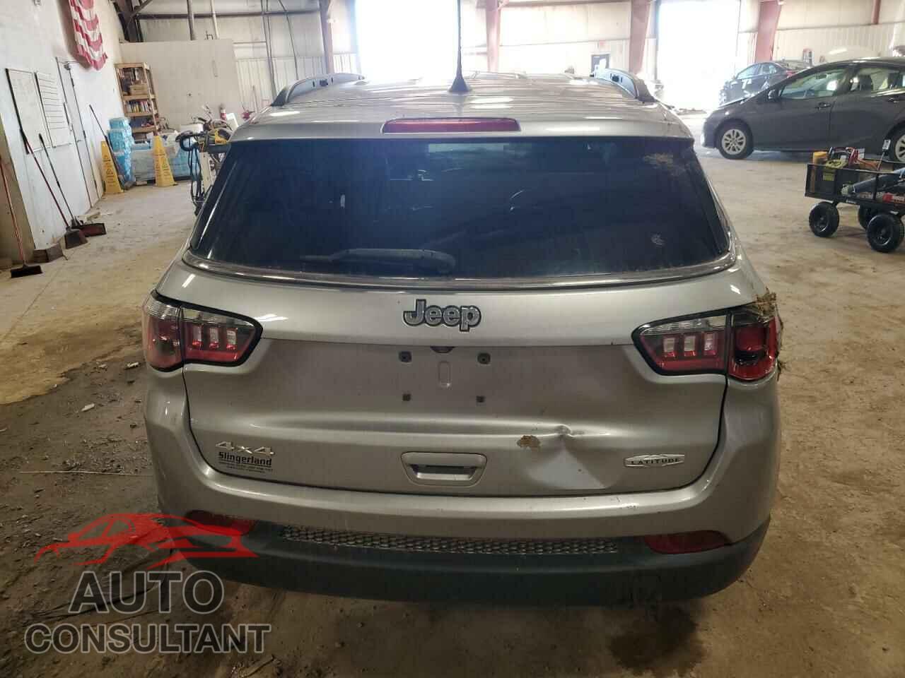 JEEP COMPASS 2018 - 3C4NJDBB3JT270787