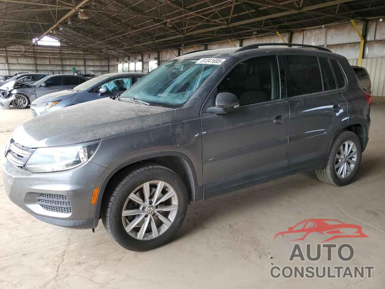 VOLKSWAGEN TIGUAN 2017 - WVGAV7AX4HK052074