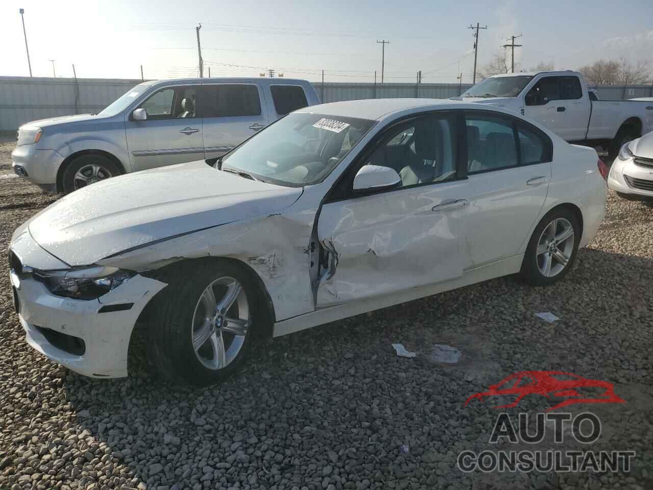 BMW 3 SERIES 2013 - WBA3C1C55DF441348