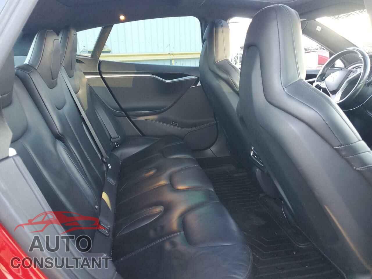 TESLA MODEL S 2015 - 5YJSA1E40FF114095