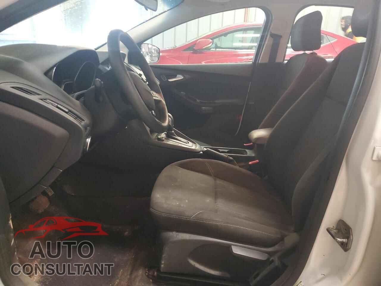 FORD FOCUS 2017 - 1FADP3F25HL257131