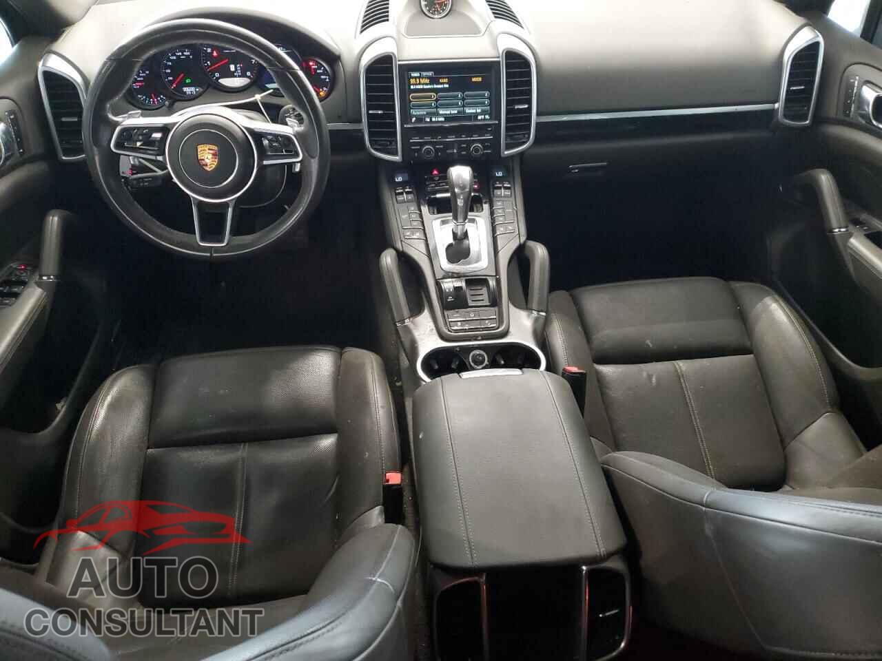 PORSCHE CAYENNE 2016 - WP1AA2A26GLA09564