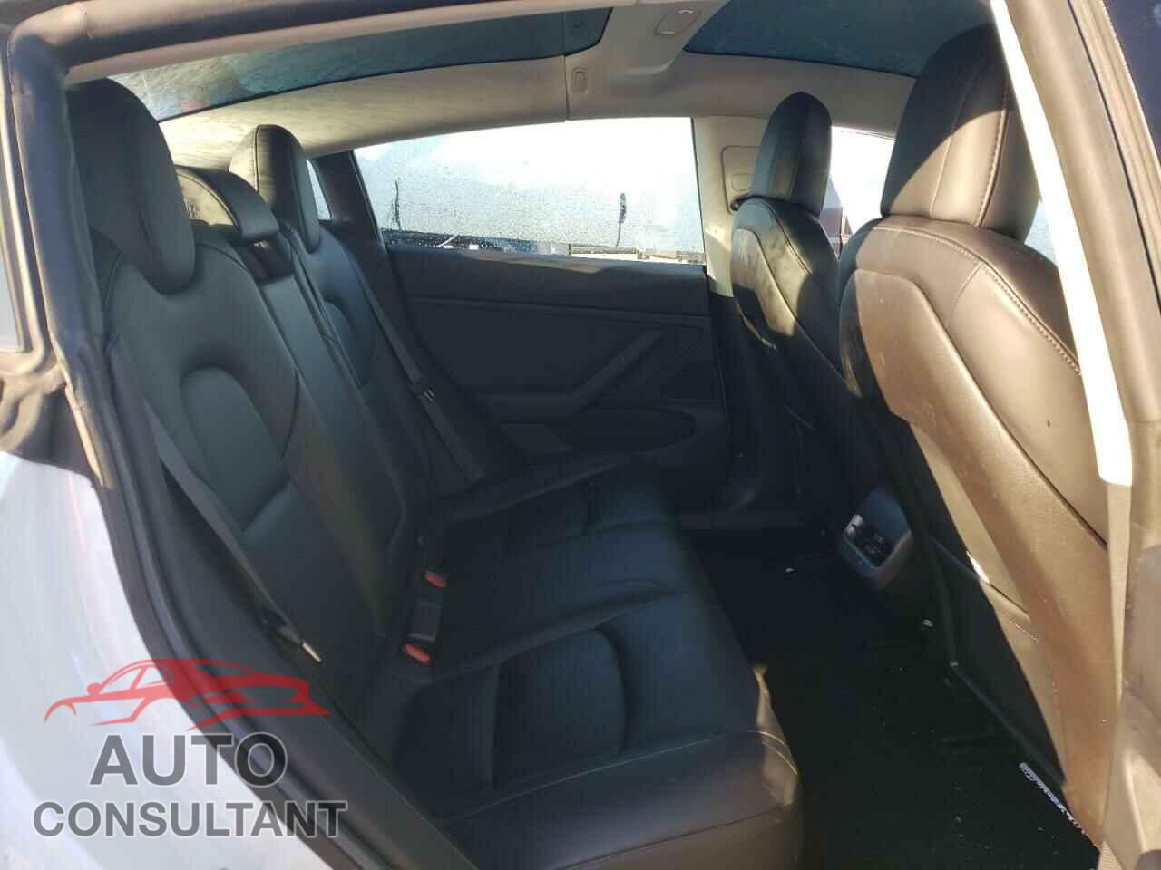 TESLA MODEL 3 2019 - 5YJ3E1EBXKF493995