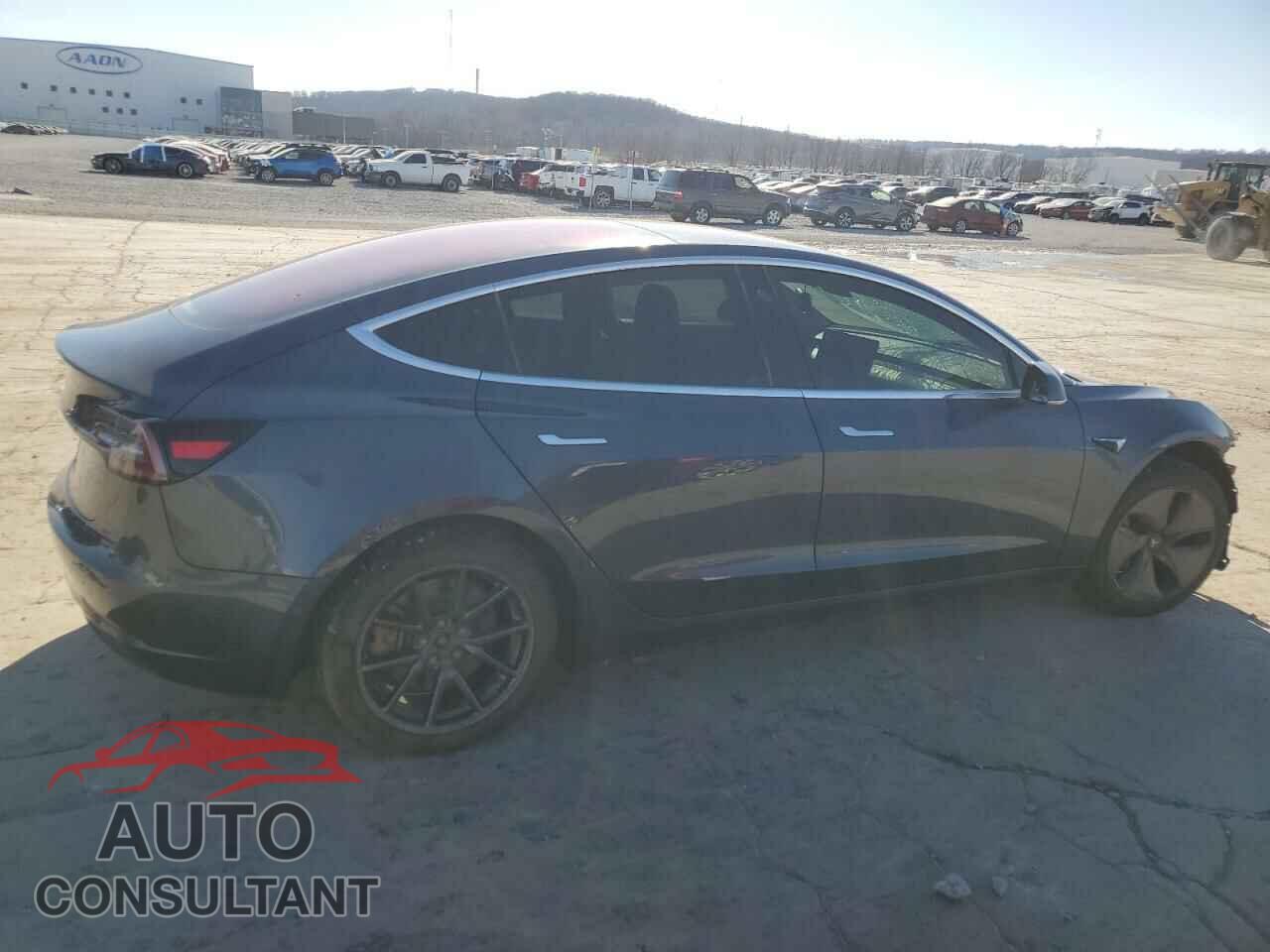 TESLA MODEL 3 2018 - 5YJ3E1EA5JF006823