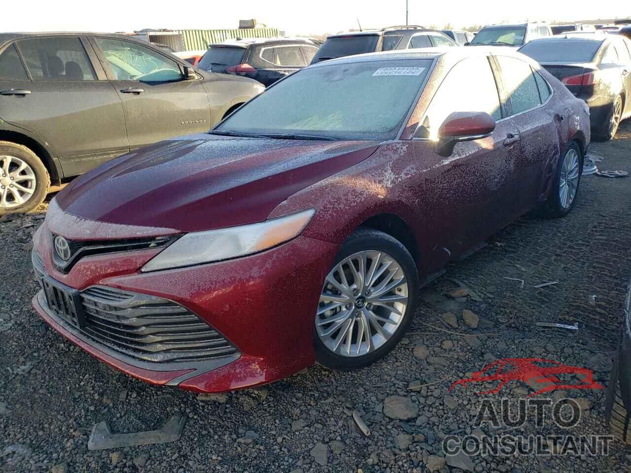 TOYOTA CAMRY 2018 - 4T1B11HK9JU550885