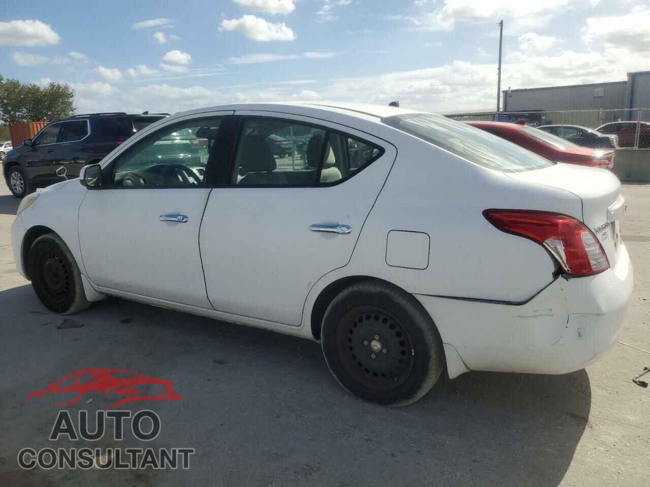 NISSAN VERSA 2012 - 3N1CN7AP5CL841020