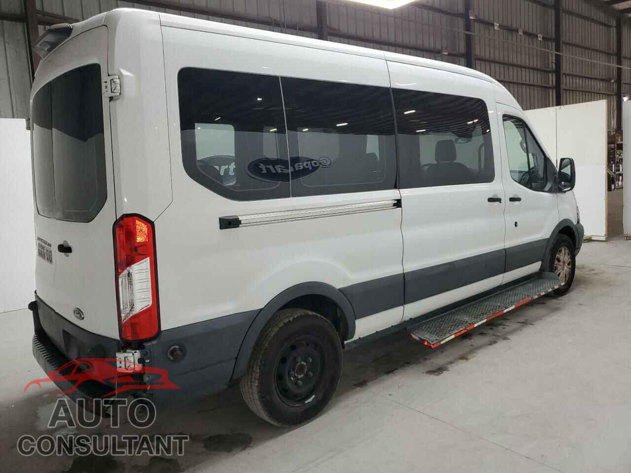 FORD TRANSIT 2018 - 1FTYR2CM7JKA11845