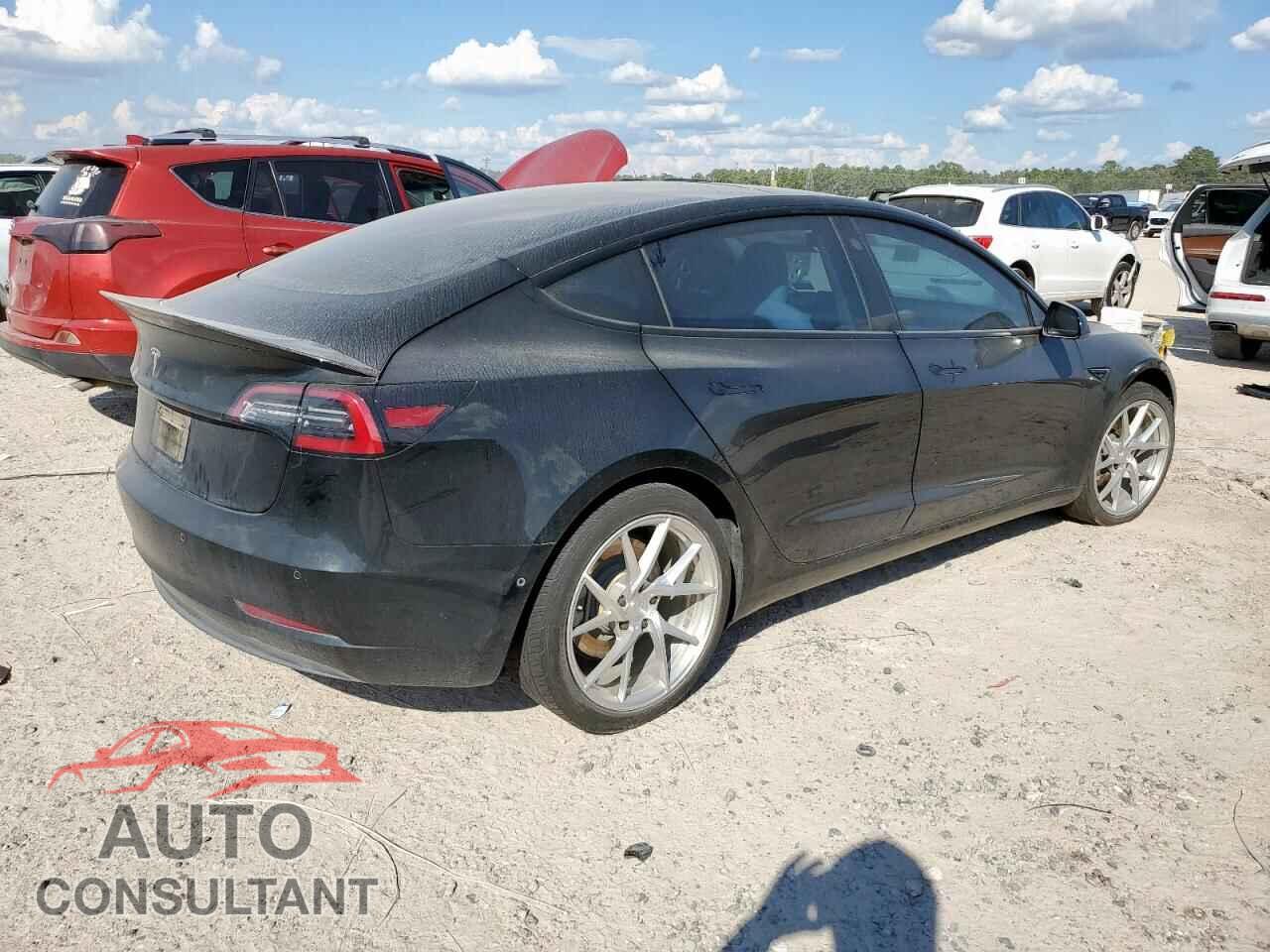 TESLA MODEL 3 2021 - 5YJ3E1EB2MF903403