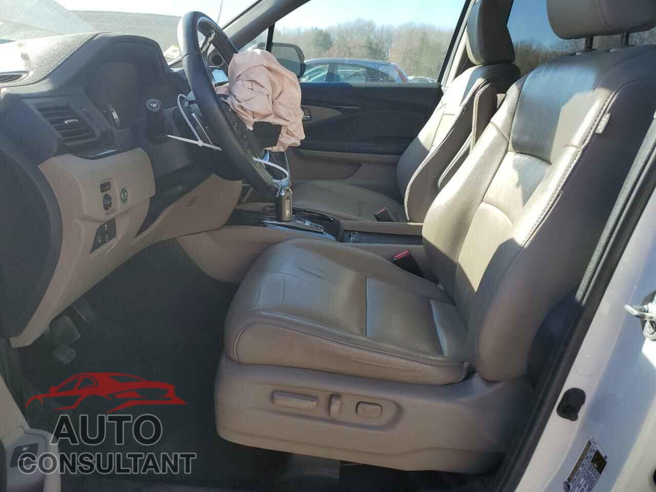 HONDA PILOT 2017 - 5FNYF6H90HB088536