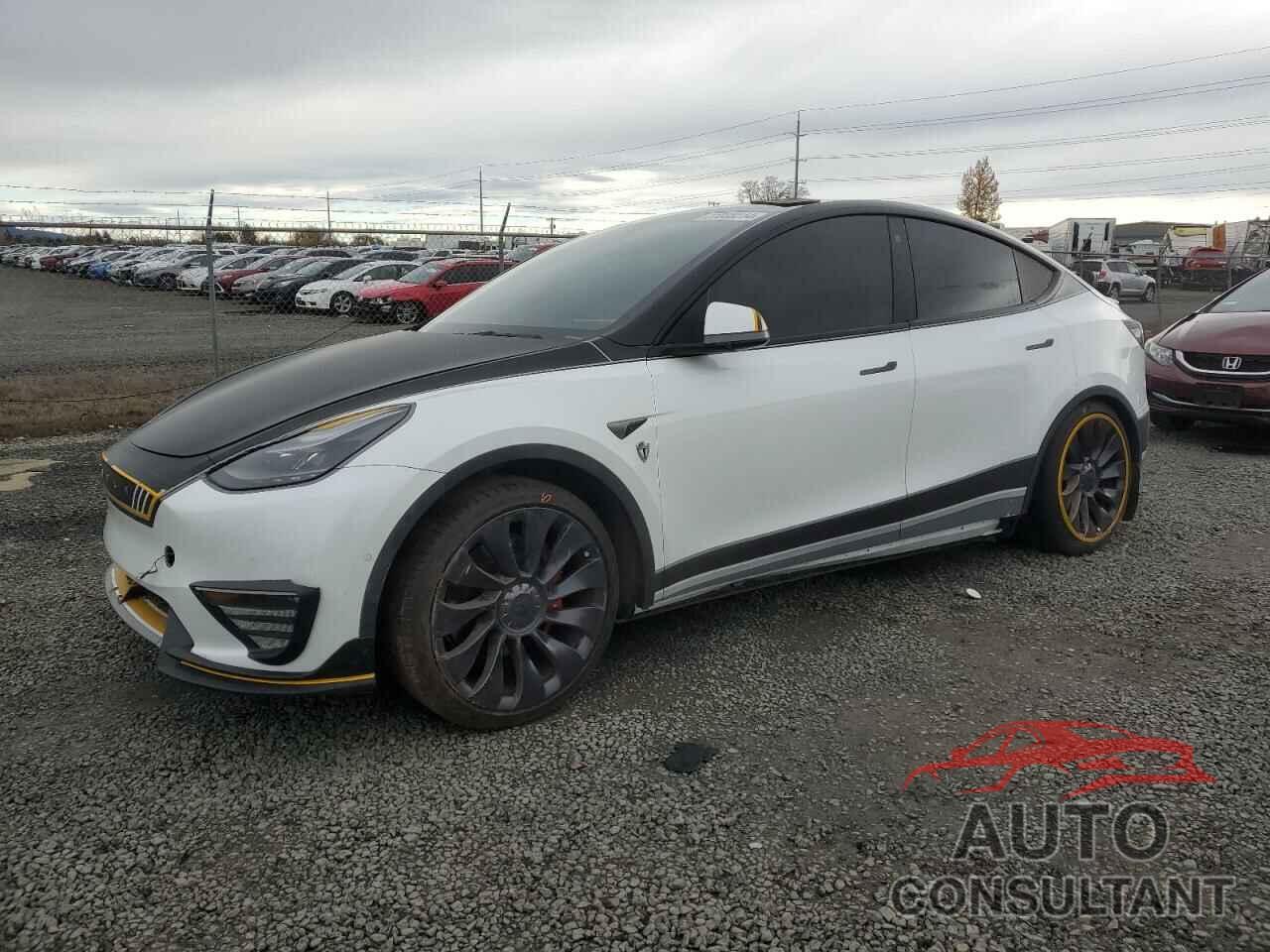 TESLA MODEL Y 2021 - 5YJYGDEF2MF266582