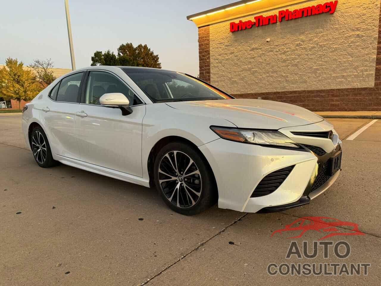 TOYOTA CAMRY 2019 - 4T1B11HK2KU184351