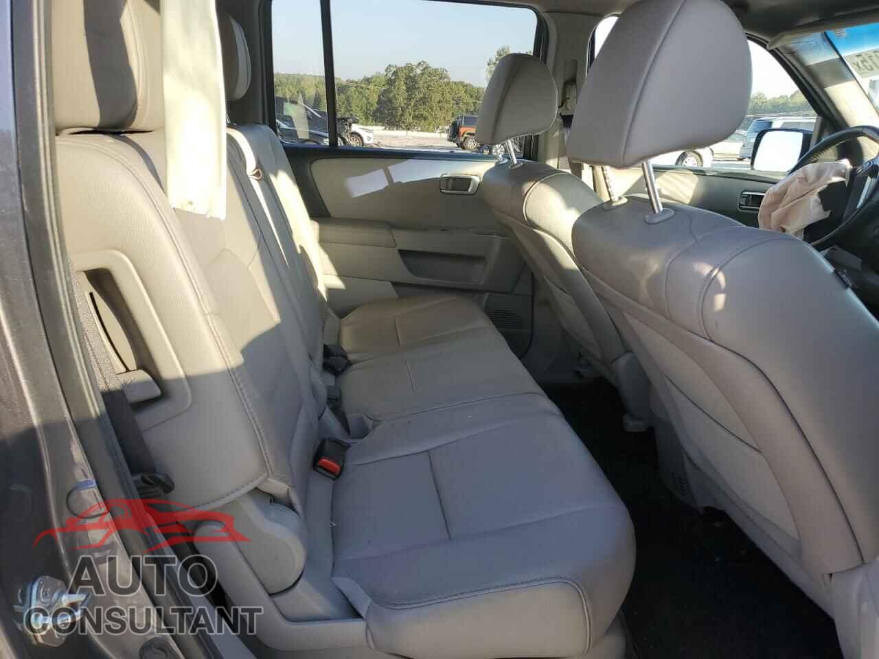 HONDA PILOT 2014 - 5FNYF4H56EB015832