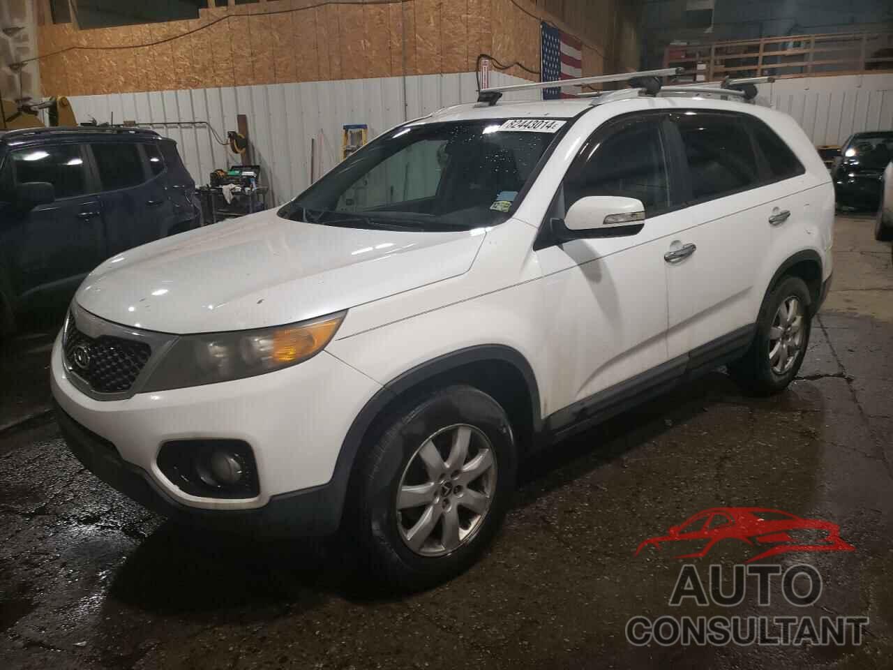 KIA SORENTO 2011 - 5XYKT3A17BG107729