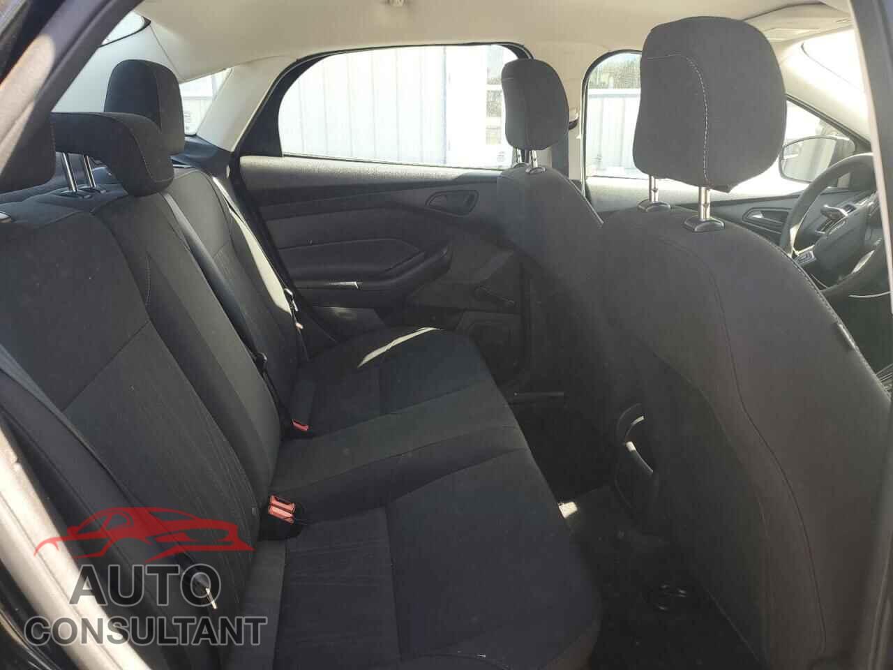 FORD FOCUS 2017 - 1FADP3E23HL221097