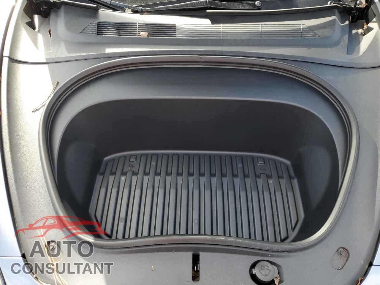TESLA MODEL 3 2024 - 5YJ3E1EA0RF858041