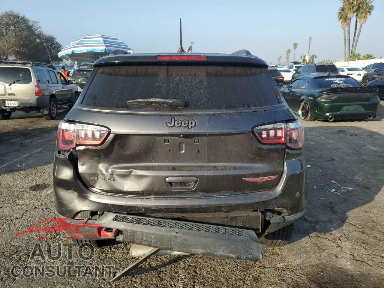 JEEP COMPASS 2018 - 3C4NJDDB9JT270077