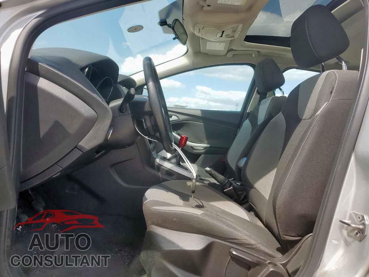 FORD FOCUS 2012 - 1FAHP3K22CL320279