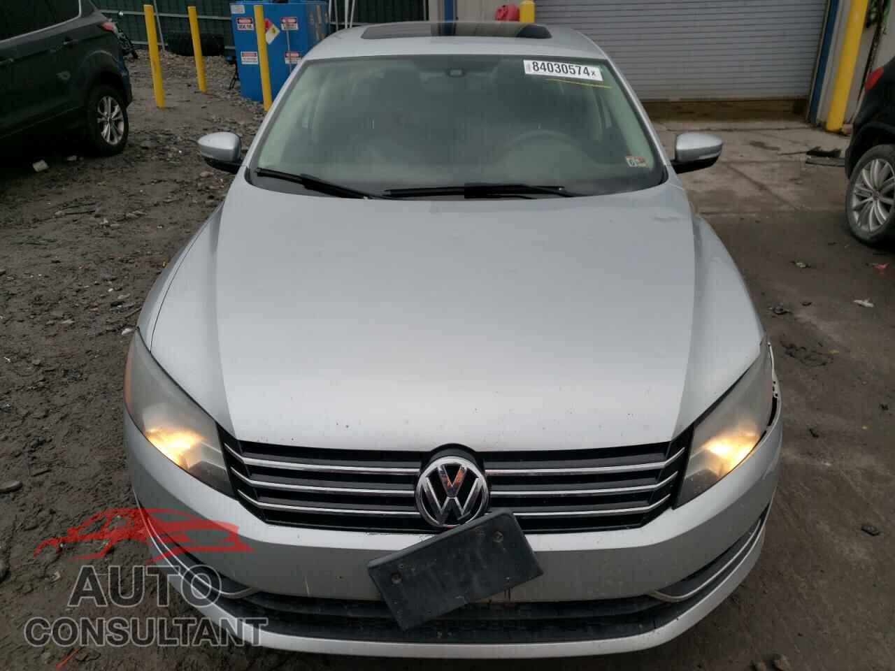 VOLKSWAGEN PASSAT 2013 - 1VWBP7A31DC046475