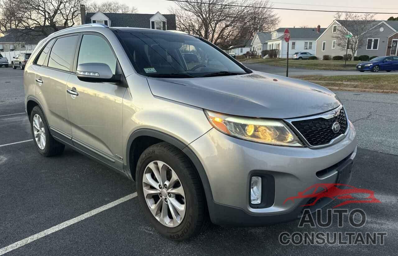 KIA SORENTO 2015 - 5XYKUDA73FG569217