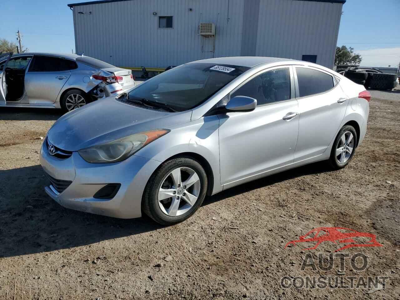 HYUNDAI ELANTRA 2013 - 5NPDH4AE4DH348470