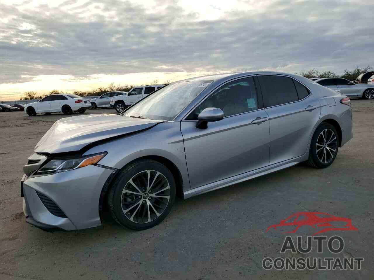 TOYOTA CAMRY 2018 - 4T1B11HK3JU112590