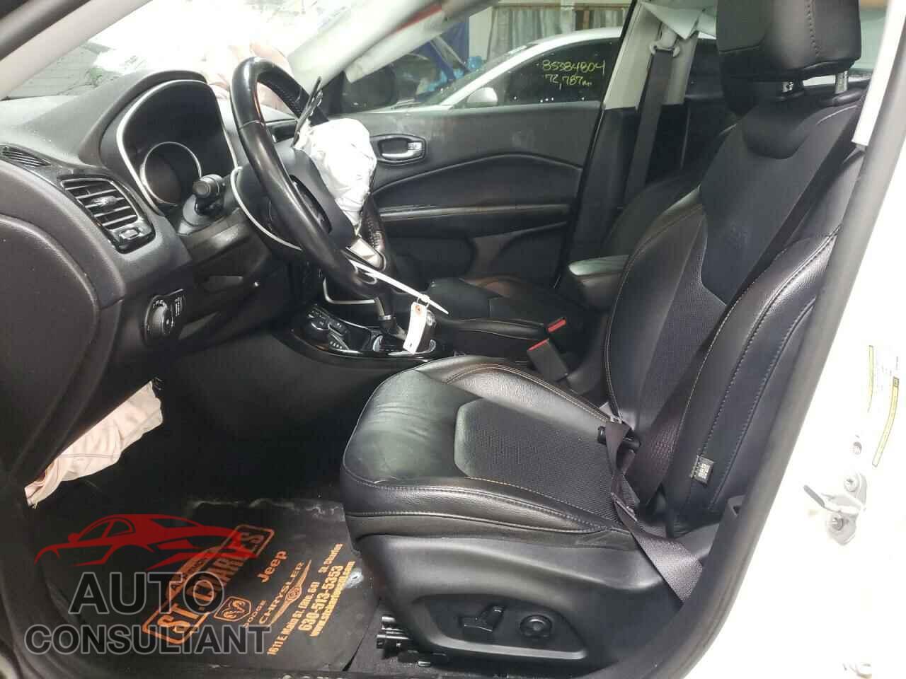 JEEP COMPASS 2019 - 3C4NJDCB7KT801005