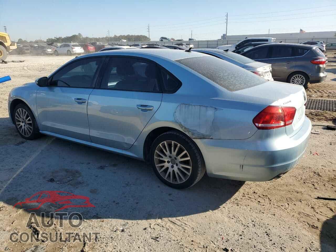 VOLKSWAGEN PASSAT 2012 - 1VWAP7A33CC032541