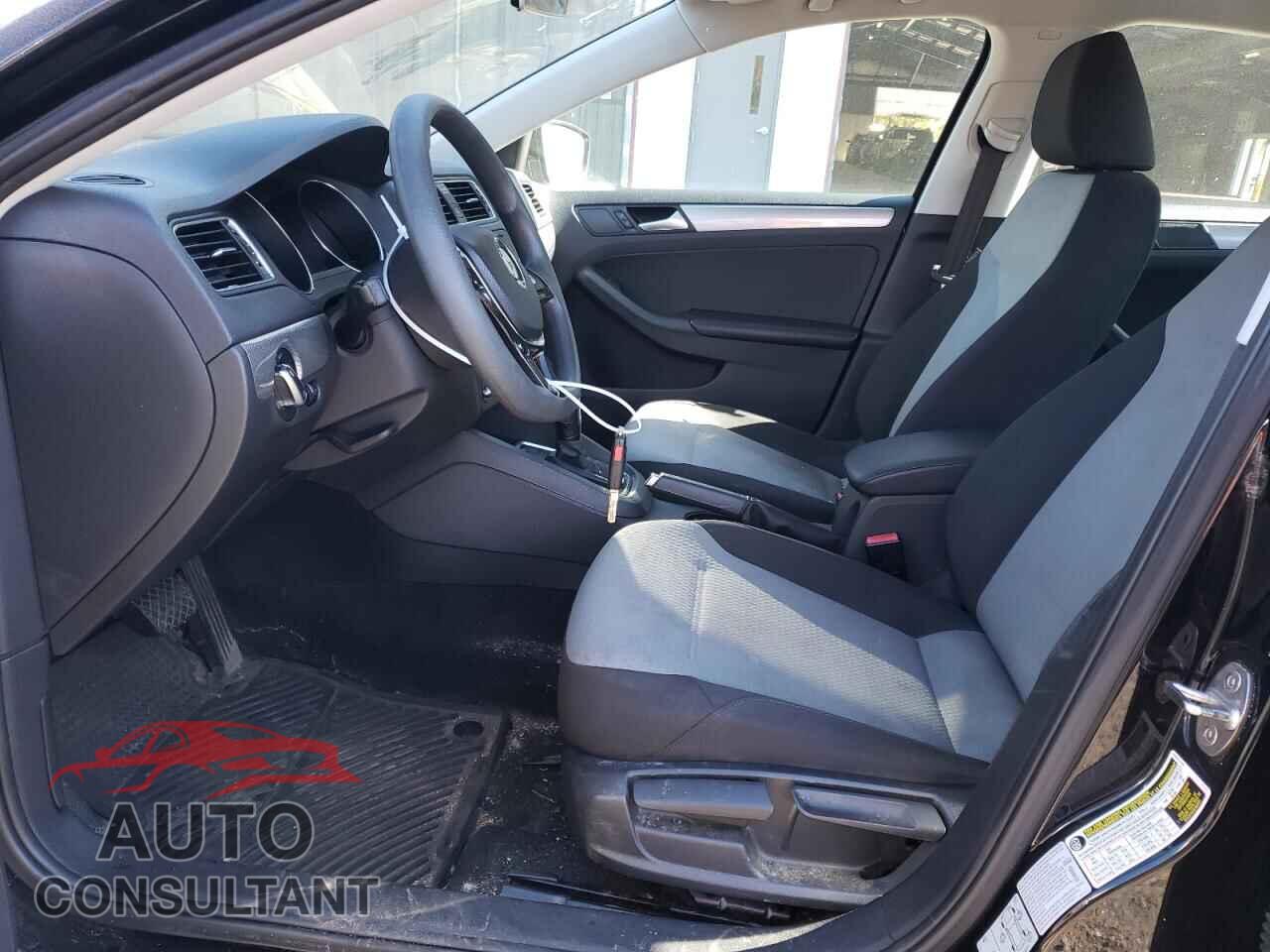 VOLKSWAGEN JETTA 2017 - 3VW2B7AJ3HM259560