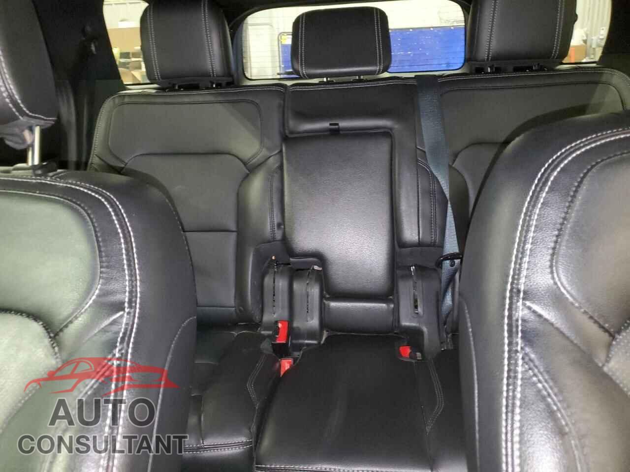 FORD EXPLORER 2018 - 1FM5K8F8XJGB65358