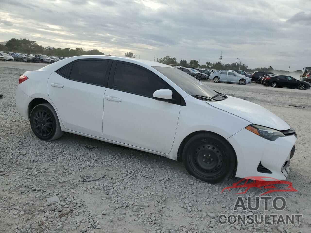 TOYOTA COROLLA 2018 - 2T1BURHE5JC975070
