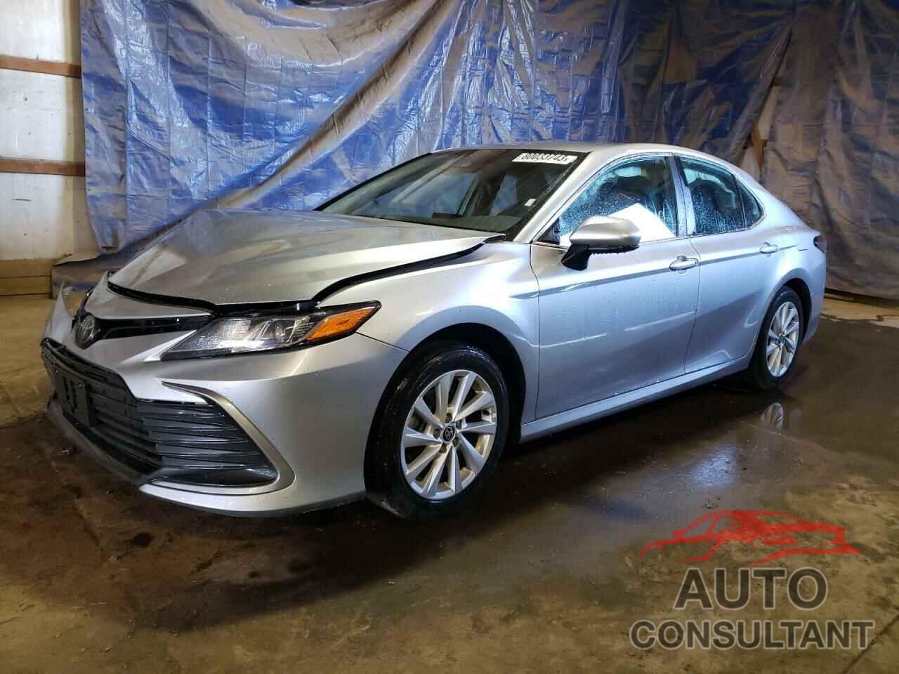 TOYOTA CAMRY 2022 - 4T1C11AK4NU652826