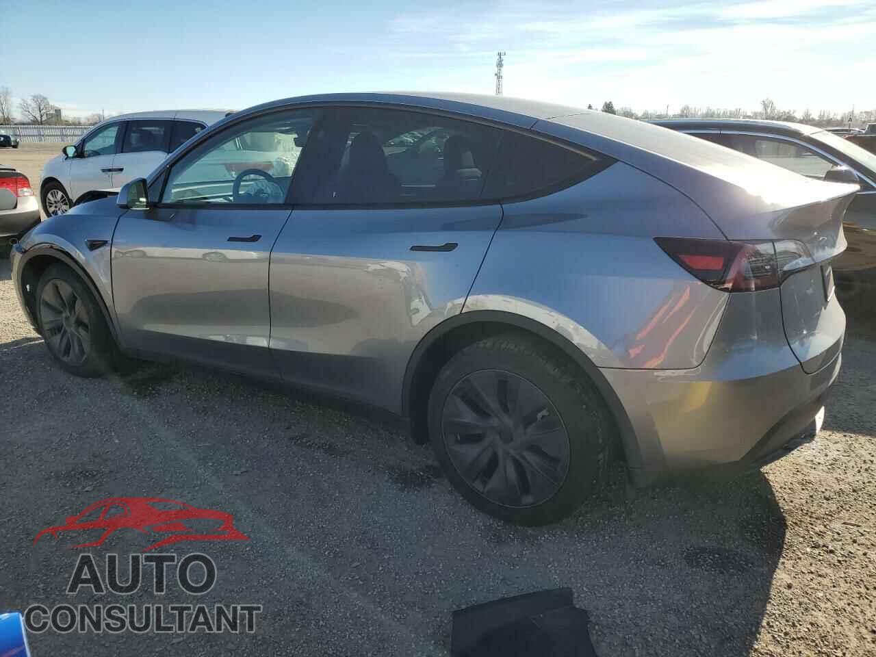 TESLA MODEL Y 2024 - LRWYGDFD6RC673223