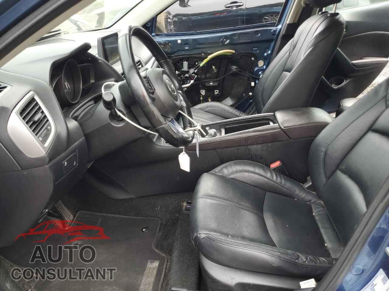 MAZDA 3 2017 - 3MZBN1V7XHM104037