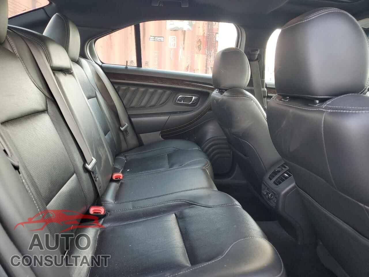 FORD TAURUS 2017 - 1FAHP2F88HG105174