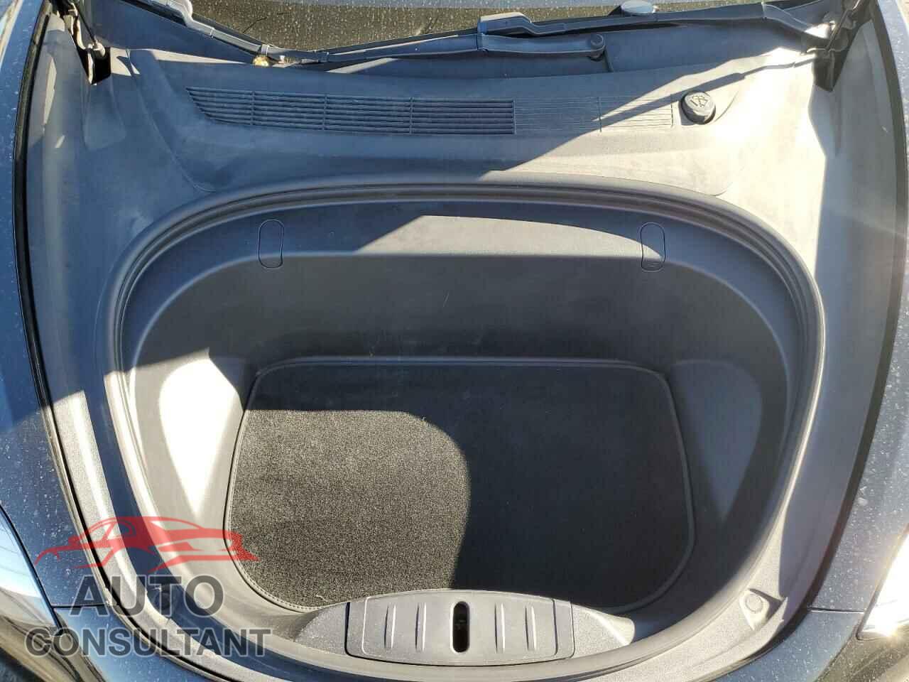 TESLA MODEL 3 2018 - 5YJ3E1EA2JF171907