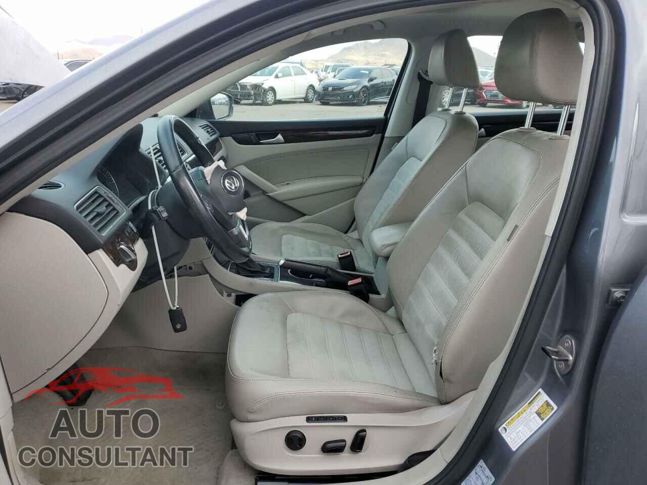 VOLKSWAGEN PASSAT 2014 - 1VWCN7A38EC065407