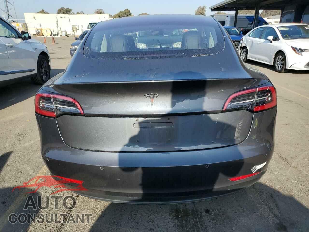 TESLA MODEL 3 2018 - 5YJ3E1EA3JF010210
