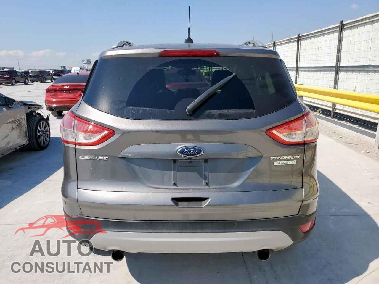 FORD ESCAPE 2013 - 1FMCU0J92DUB93048