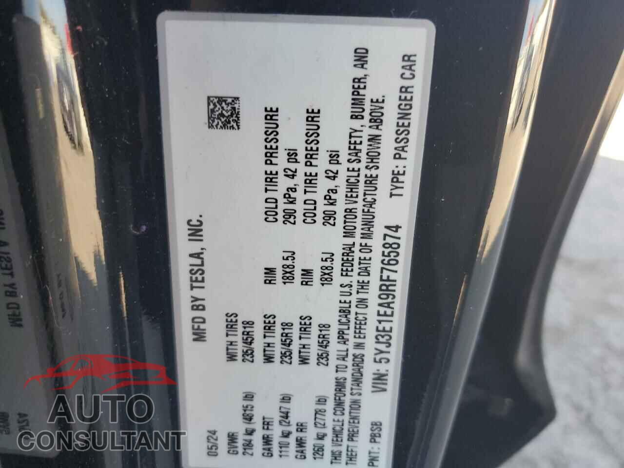TESLA MODEL 3 2024 - 5YJ3E1EA9RF765874